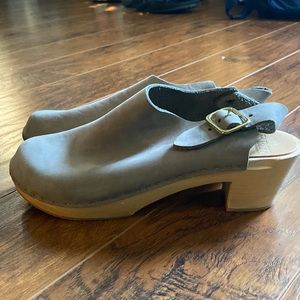 New Bryr clogs